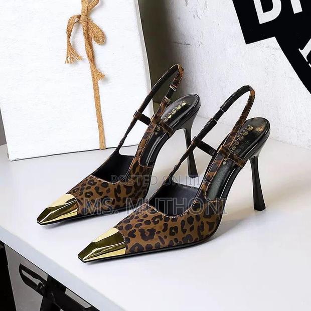 Slingback Heels Featuring a Pointed Toe With a Gold Metal Cap Pumps - thumbnail 2