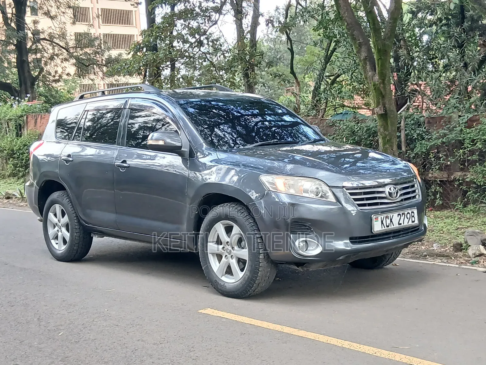 Toyota Vanguard 2010 Gray