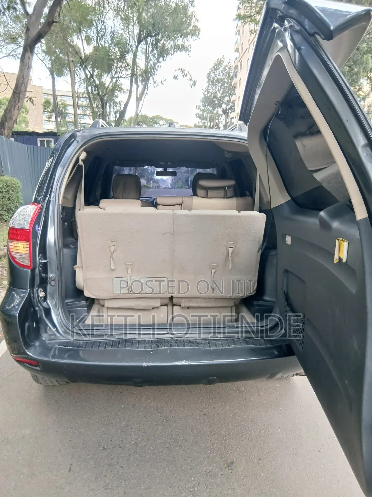 Toyota Vanguard 2010 Gray