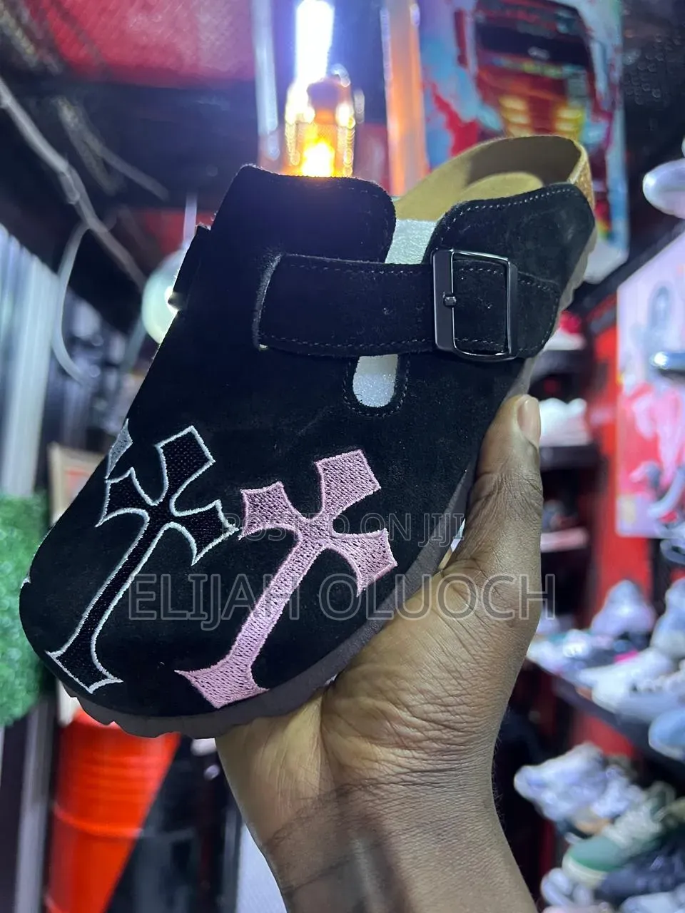 Hearts X Birkenstock Boston Clogs.
Sizes:38-45