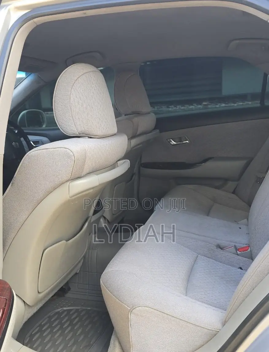 Toyota Crown 2008 Silver