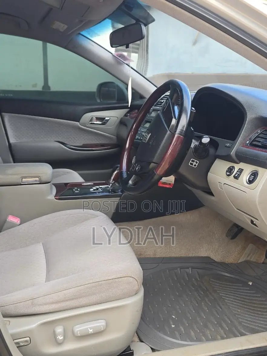 Toyota Crown 2008 Silver