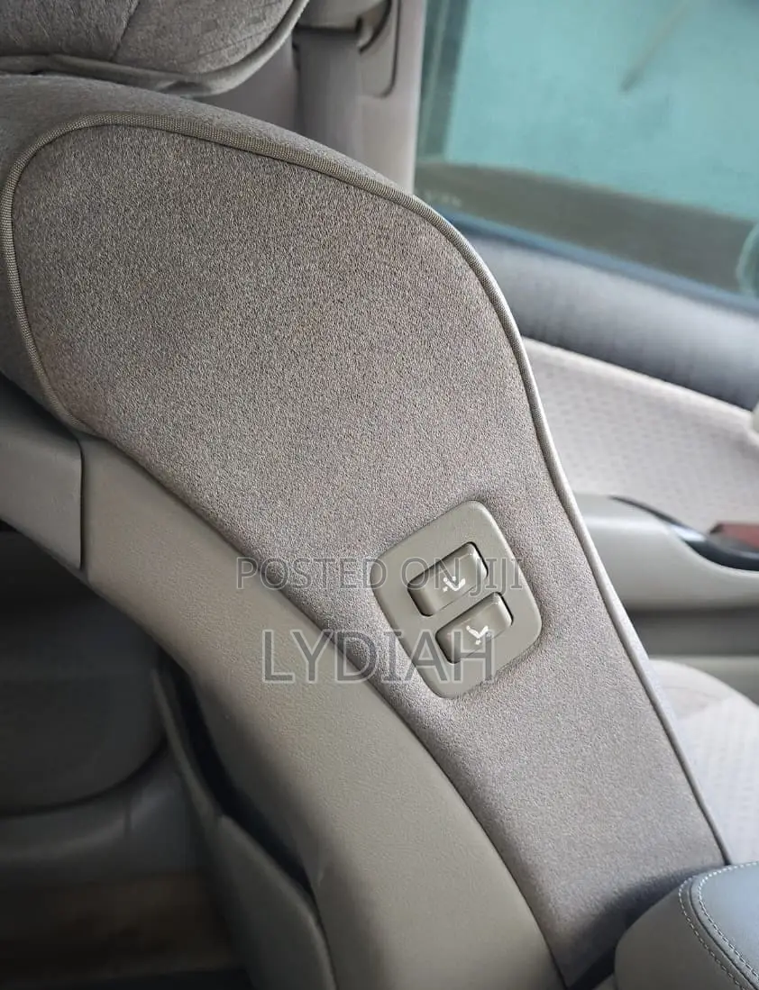Toyota Crown 2008 Silver
