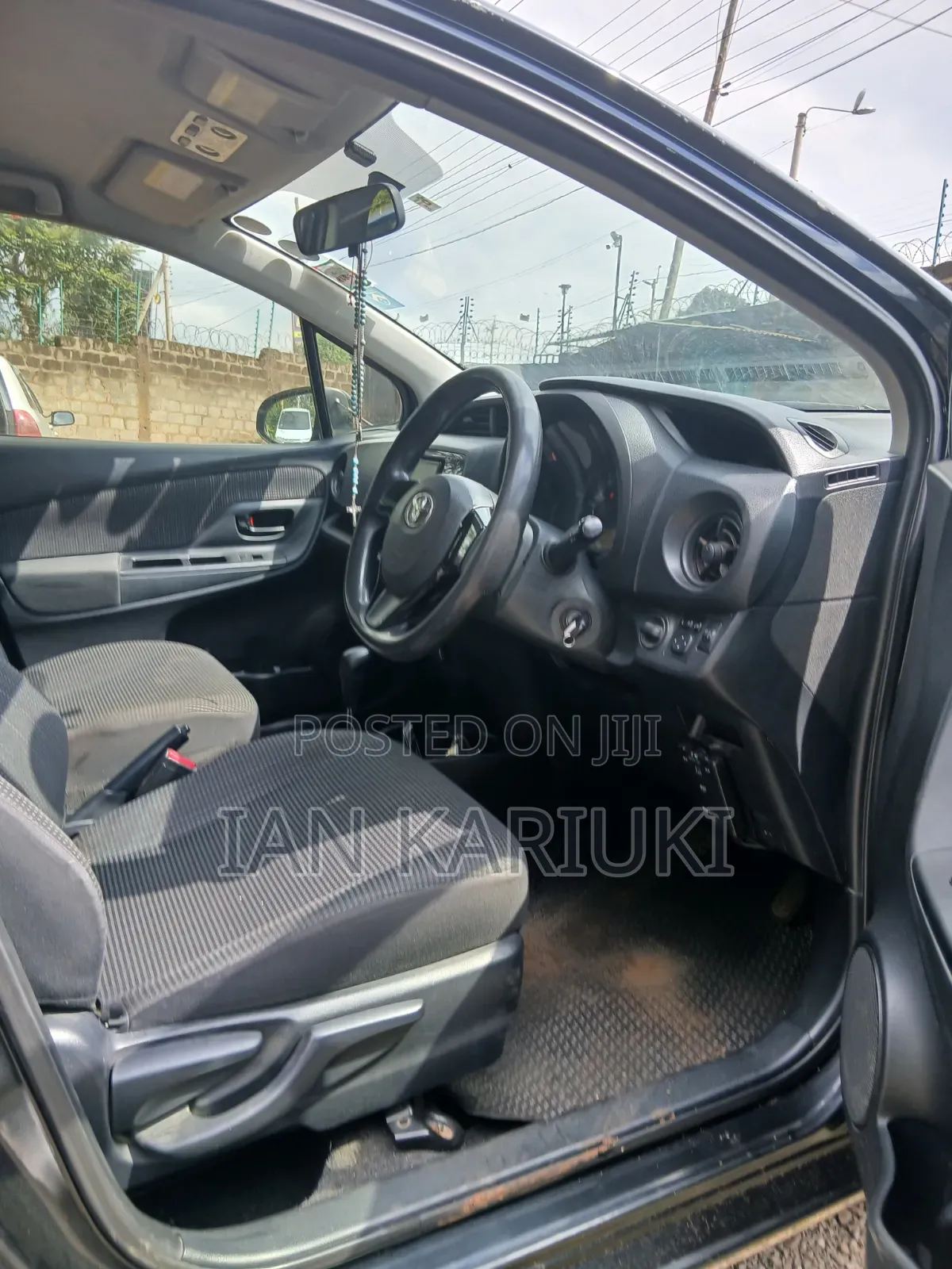 Toyota Vitz 2017 Black