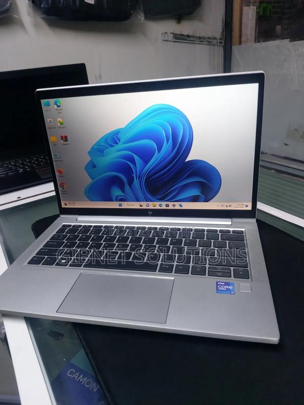 Laptop HP EliteBook 830 G8 16GB Intel Core i7 SSD 512GB