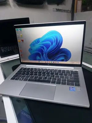 Laptop HP EliteBook 830 G8 16GB Intel Core i7 SSD 512GB