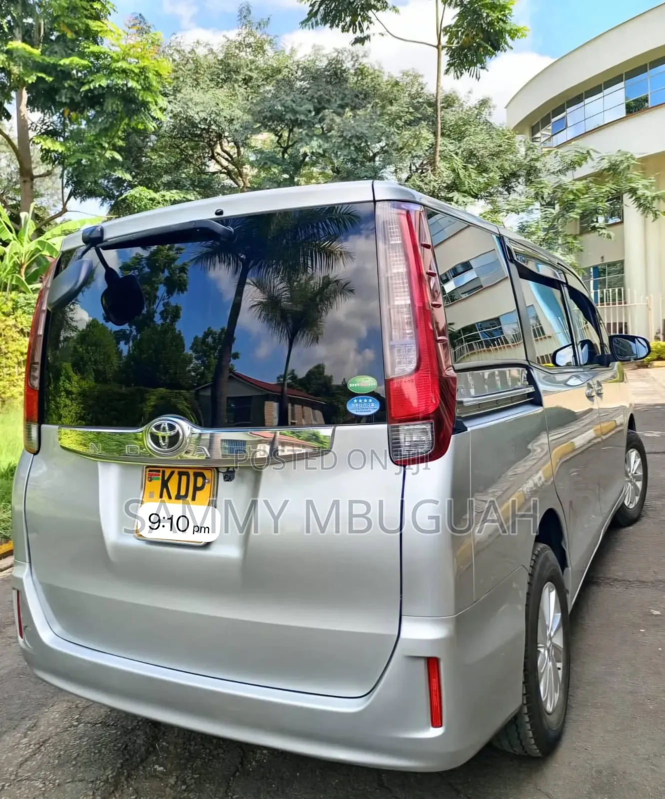 Toyota Noah 2016 Silver