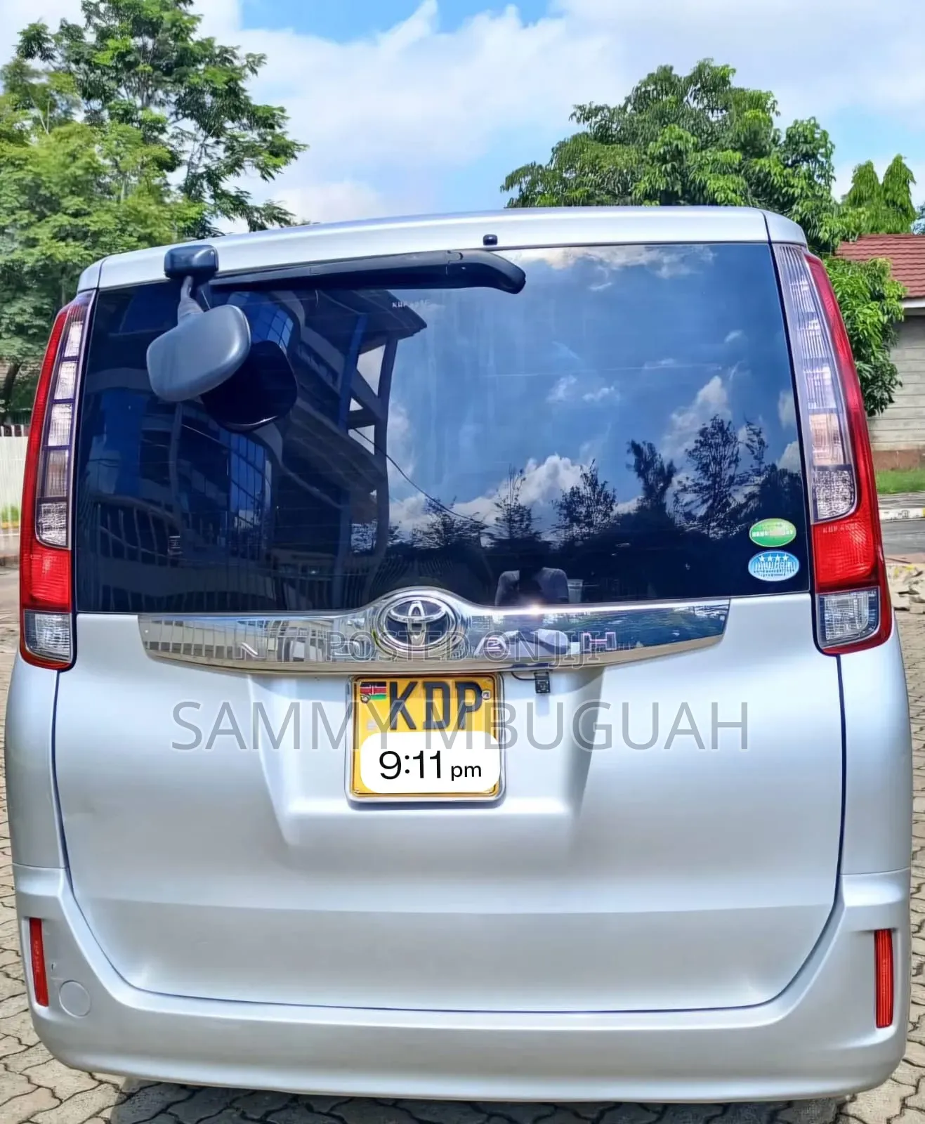 Toyota Noah 2016 Silver