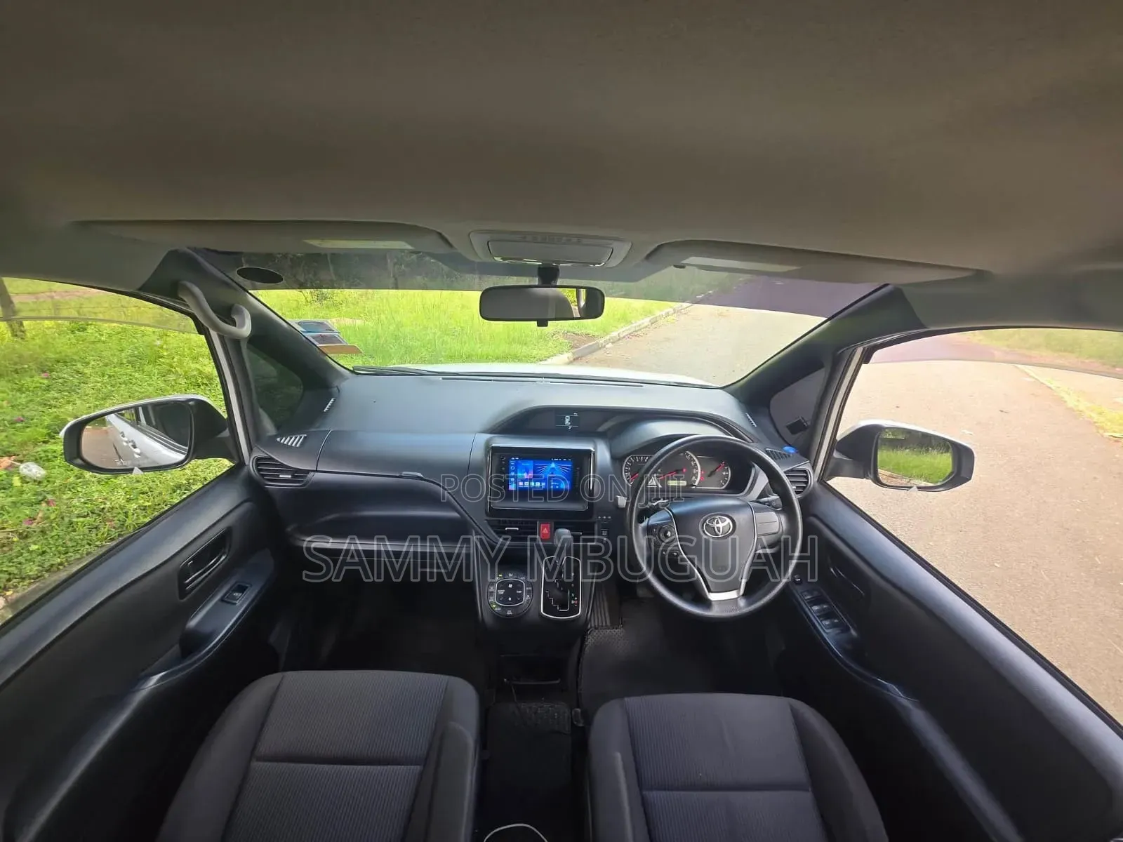 Toyota Noah 2016 Silver