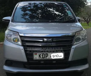 Toyota Noah 2016 Silver