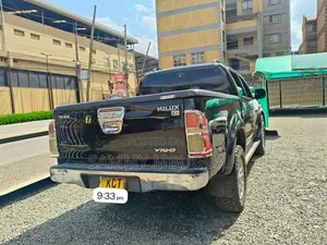Toyota Hilux 2011 Black