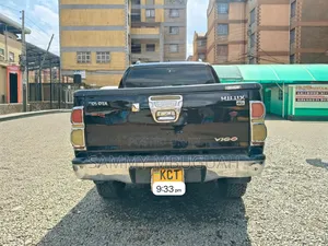 Toyota Hilux 2011 Black