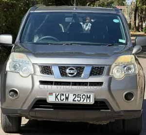 Nissan X-Trail 2012 Gray