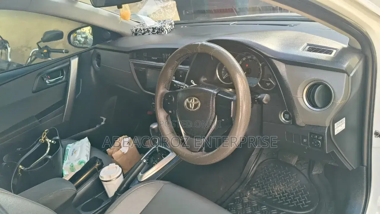 Toyota Auris 2015 Pearl