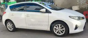Toyota Auris 2015 Pearl