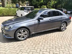 Mercedes-Benz E220 2015 Gray