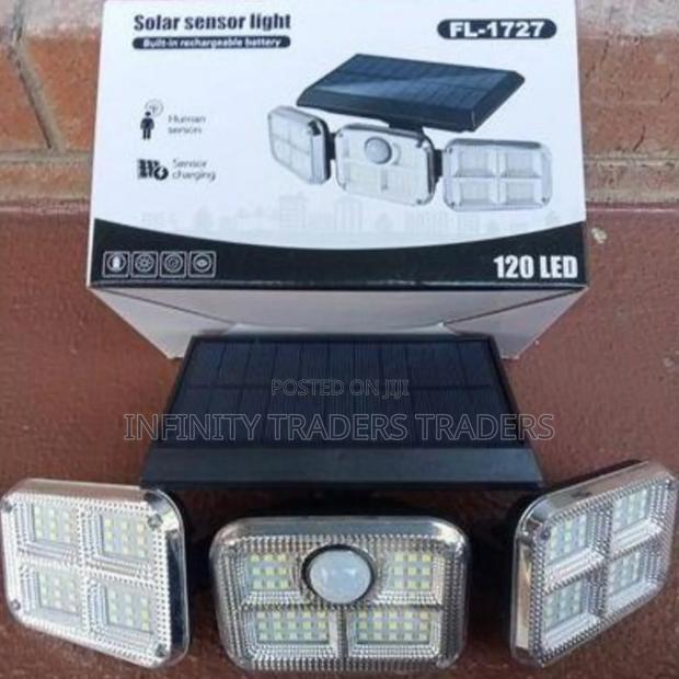 3 Heads Solar Lamp