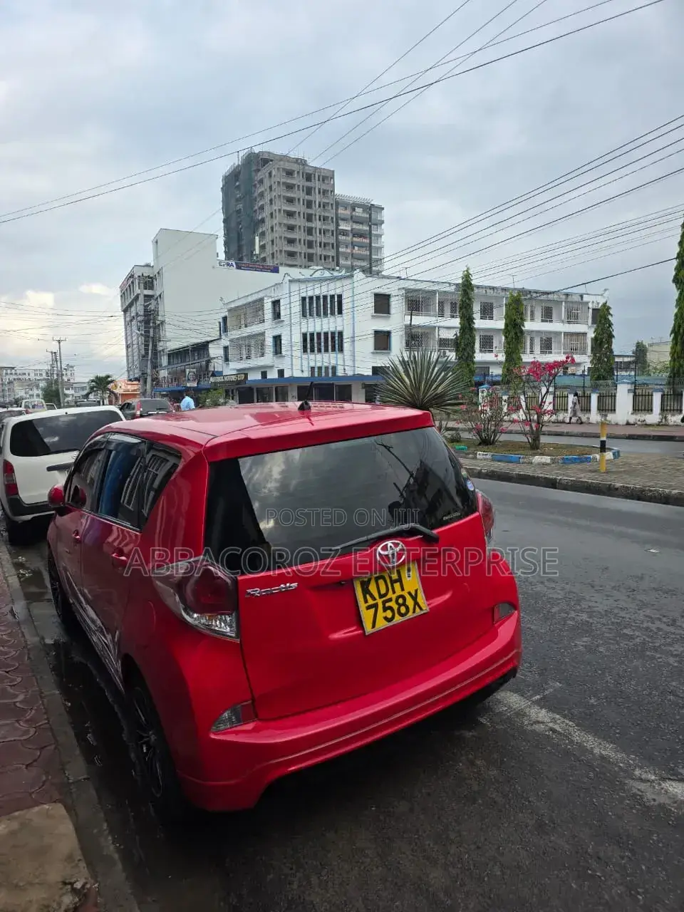 Toyota Ractis 1.5 AWD 2015 Red