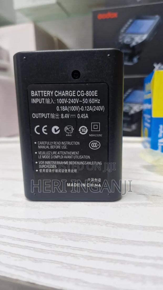 Canon Cg -800 Battery Charger - thumbnail 2