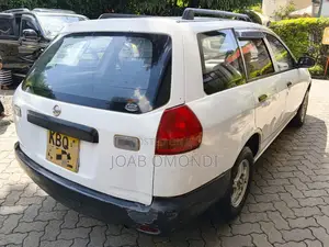 Nissan Advan 2004 White