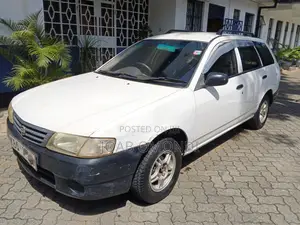 Nissan Advan 2004 White