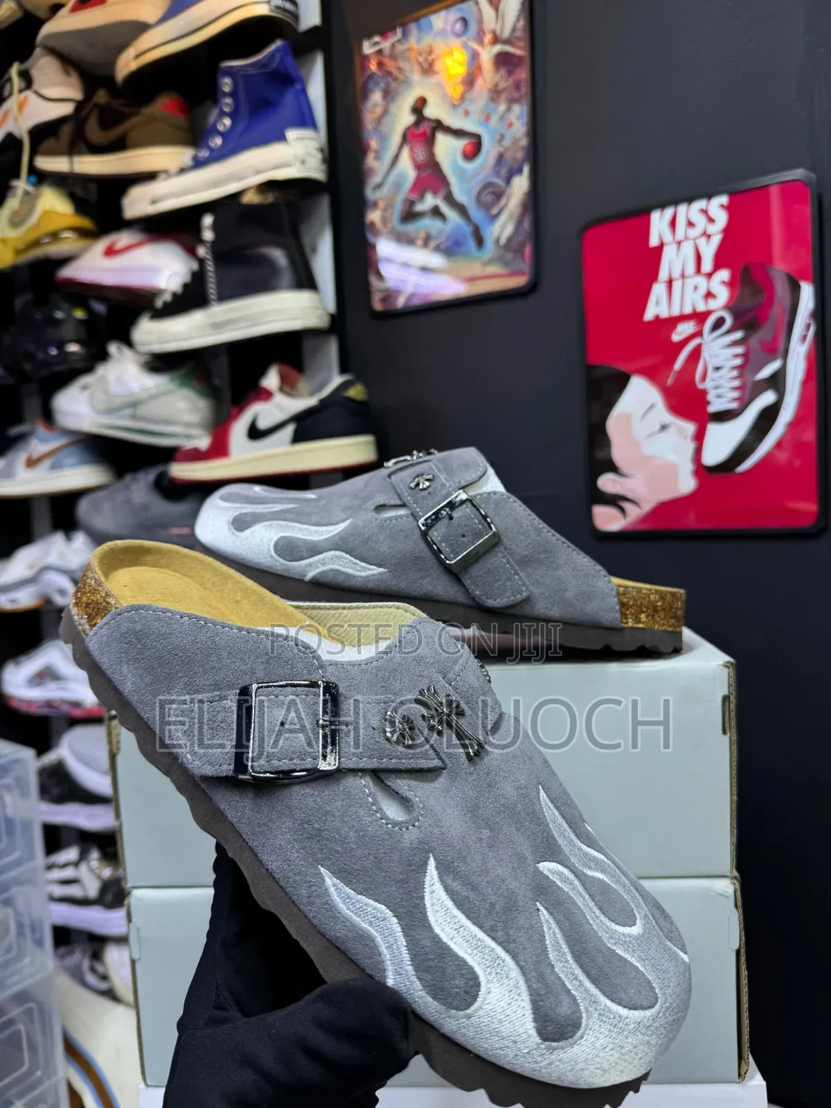 Gray Birkenstock “Flame Print”
Sizes :_38 39 40 41 42 43 44 45