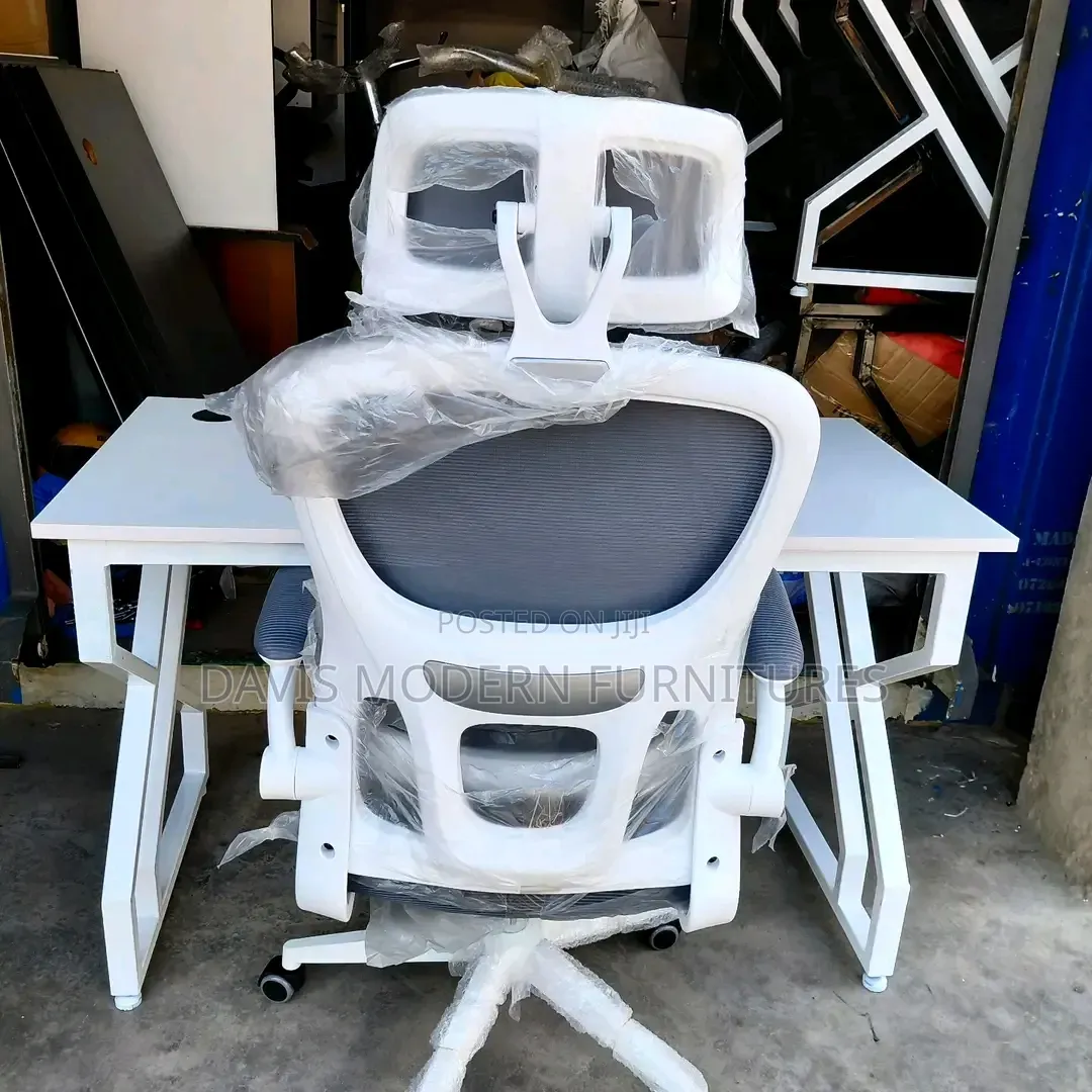Studying Desk With Ergonomic Mesh Office Chair