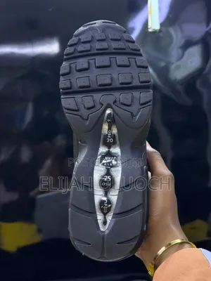 Supreme  Airmax 95 
“ Lux Black ”
 
 Sizes: 40-46