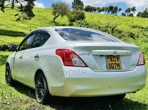 Nissan Tiida 2013 Silver