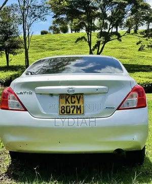 Nissan Tiida 2013 Silver