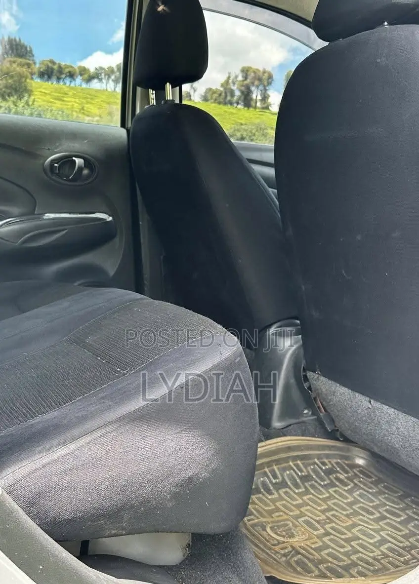 Nissan Tiida 2013 Silver