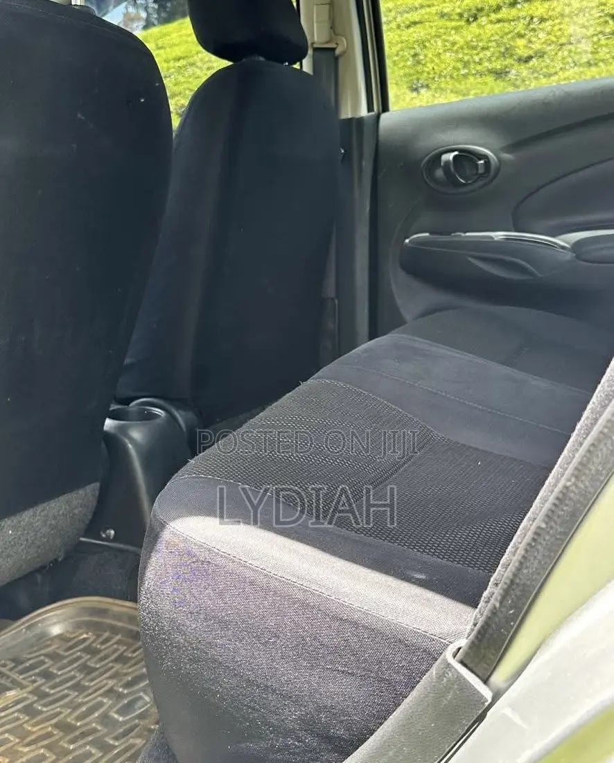 Nissan Tiida 2013 Silver