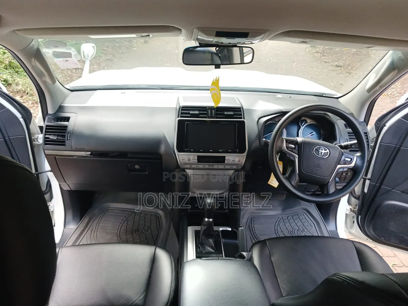 Toyota Land Cruiser Prado 2.7 2018 White