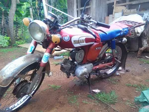 Yamaha 1978 Red