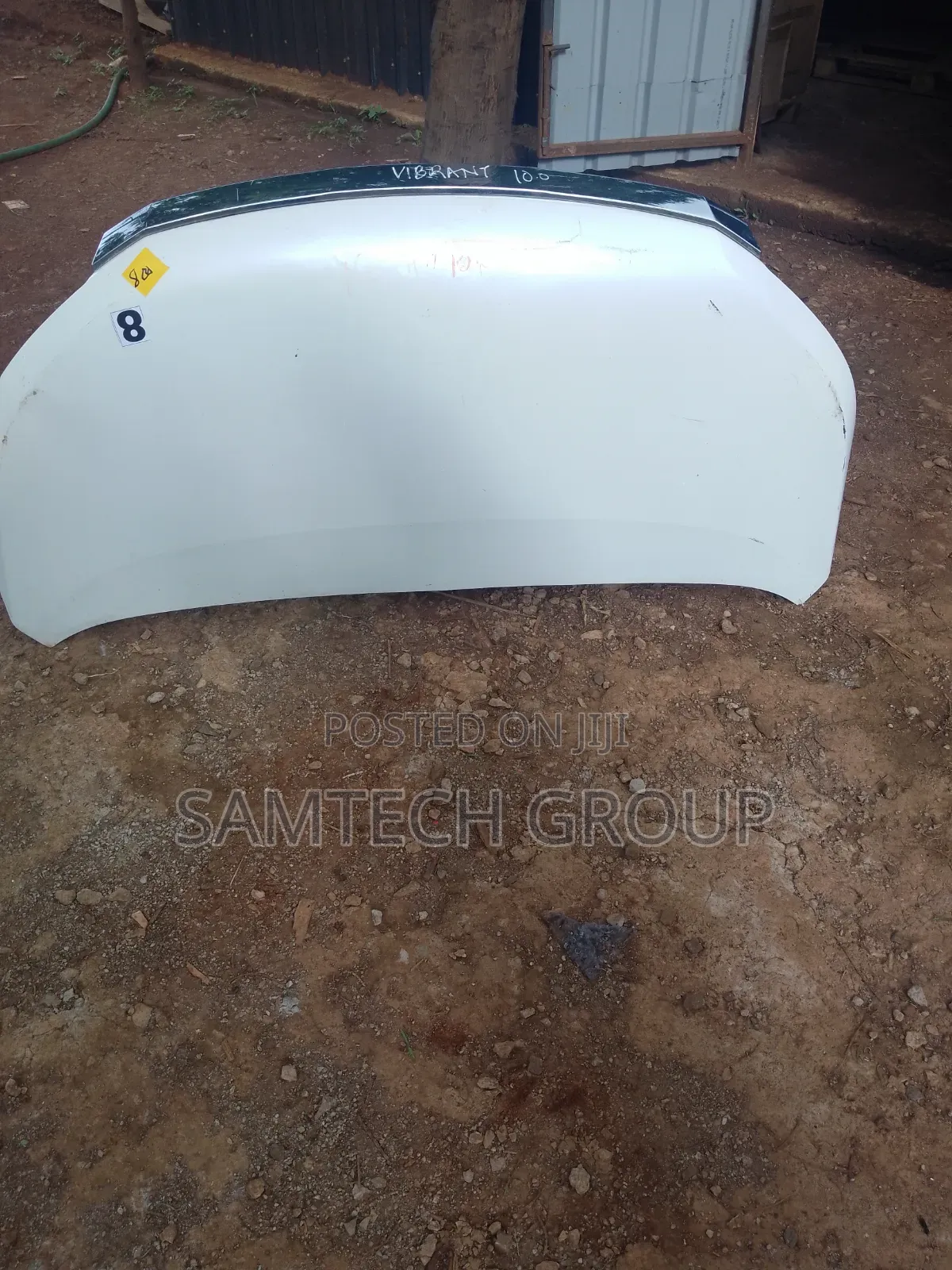 Clean Toyota Noah X-Japan Bonnet
