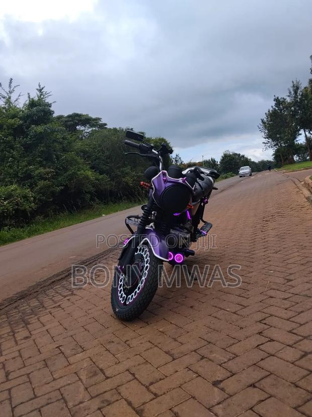 Bajaj Boxer 150 UG 2023 Red