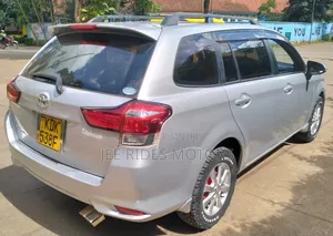 Toyota Corolla Fielder 1.5 Petrol FWD 2015 Silver