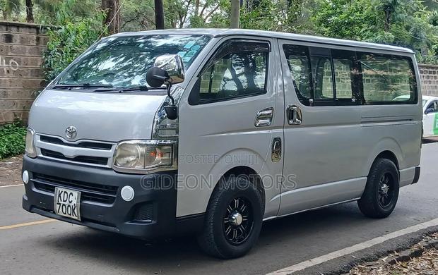 Toyota HiAce 2013 Silver