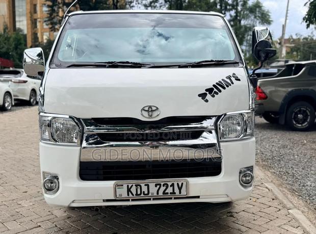 Toyota HiAce 2016 White