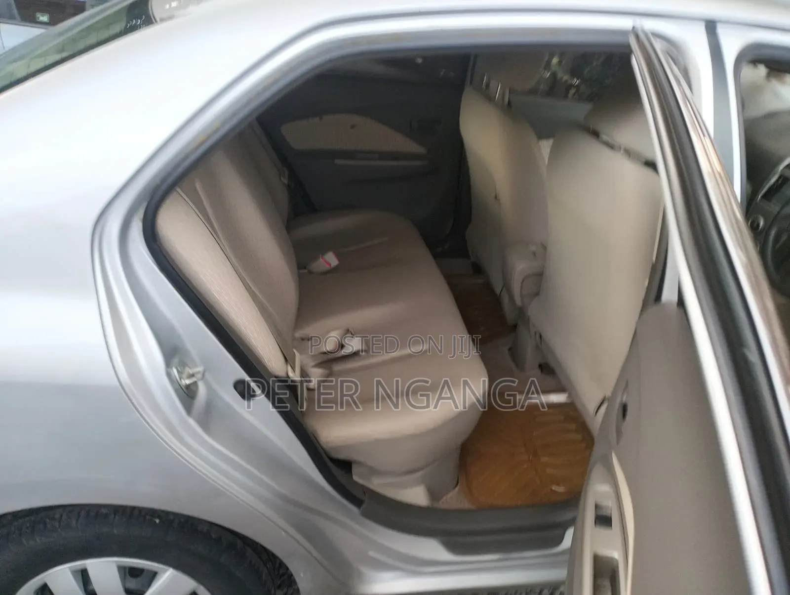 Toyota Belta 2010 Silver