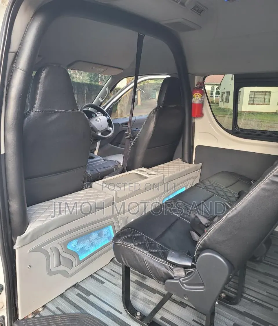 Toyota HiAce 2021 White