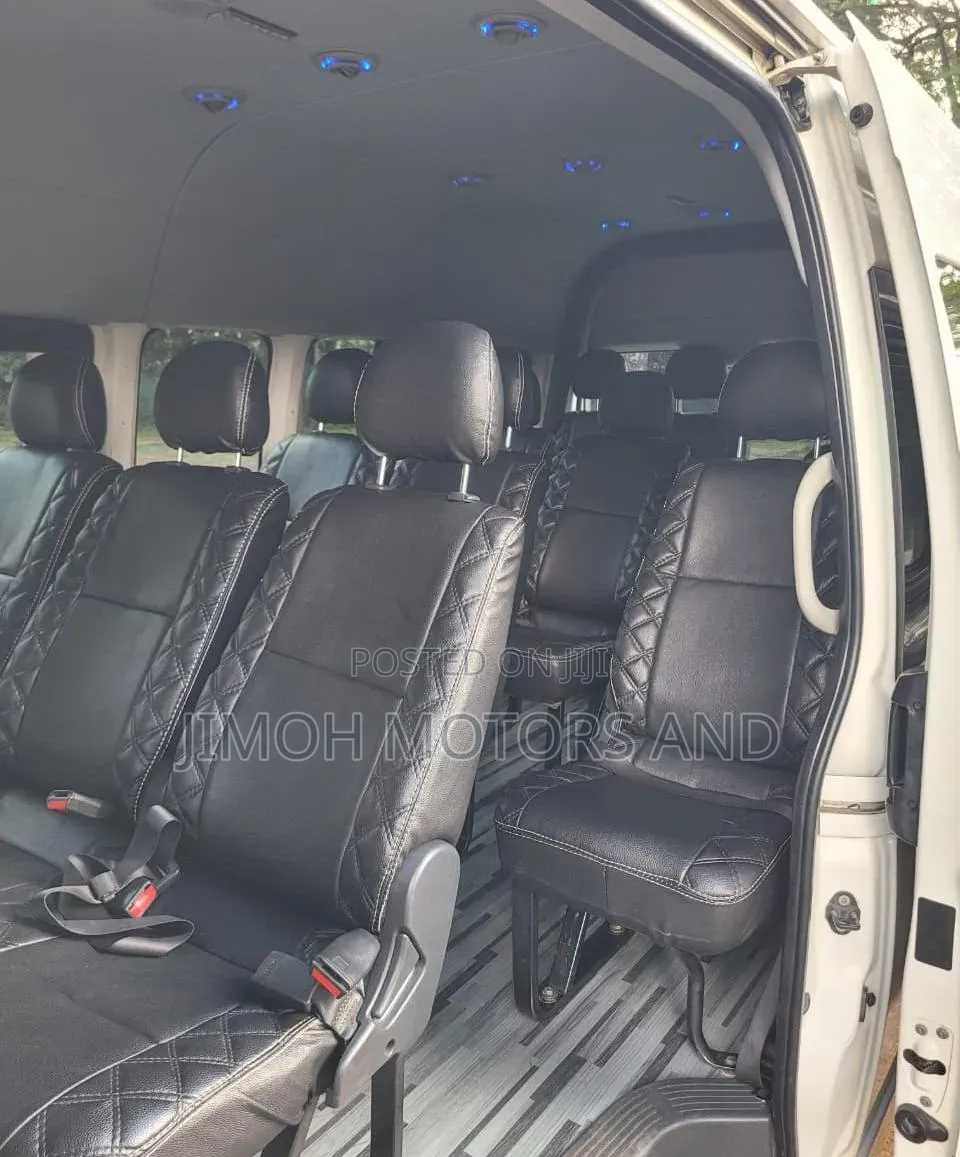 Toyota HiAce 2021 White