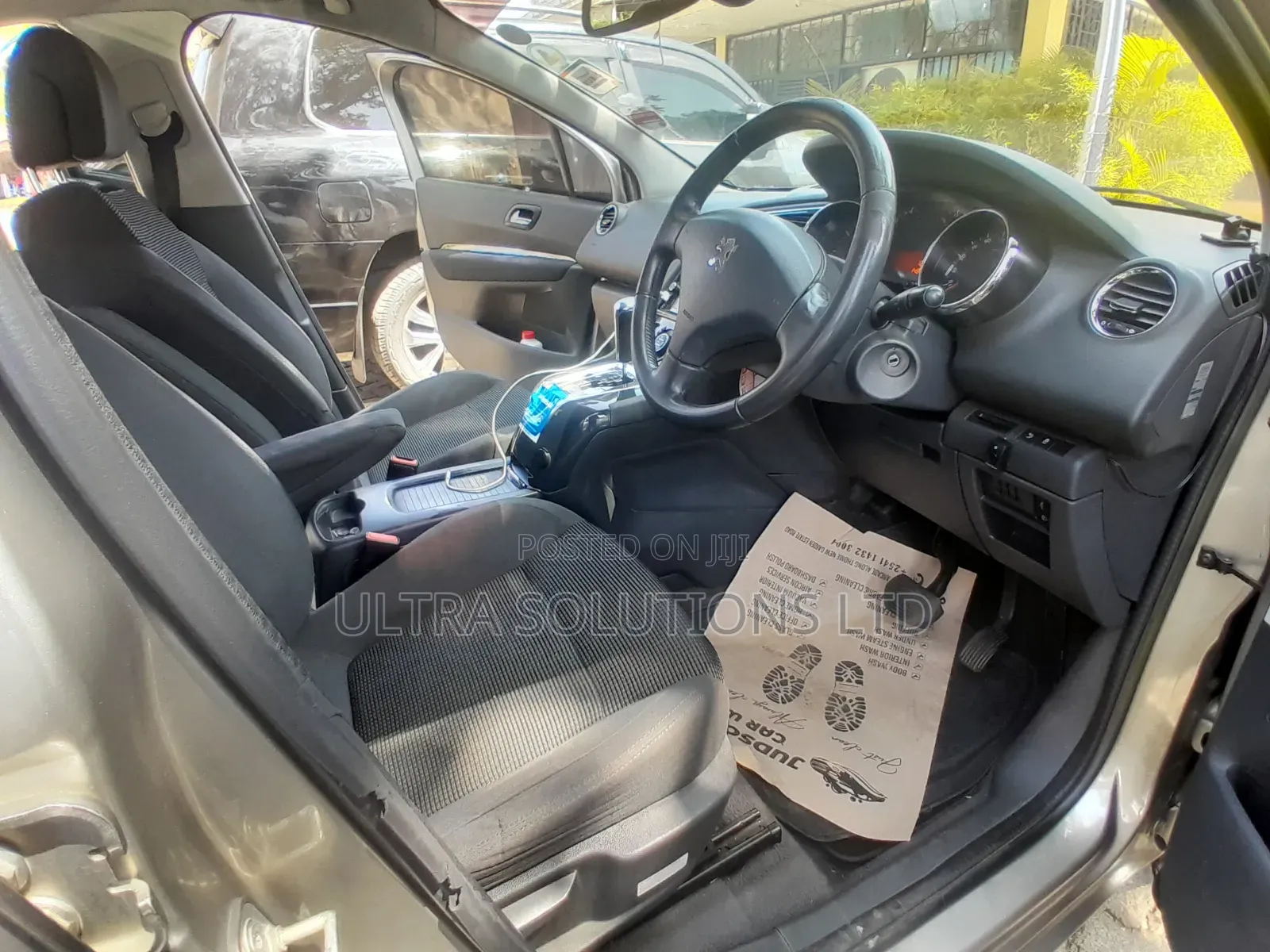 Peugeot 5008 2014 Green