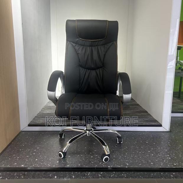 Office Chair : Black High-Back Leather Executive Office Chai - thumbnail 2