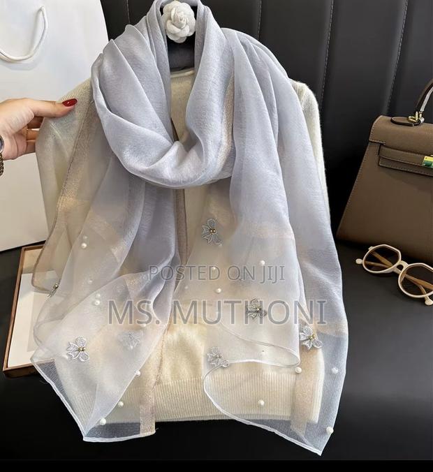 Luxury Chiffon Butterfly Embroidered Scarf Featuring Pearl Detailing - thumbnail 4