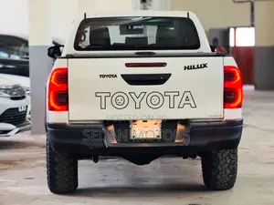 Toyota Hilux 2020 Pearl