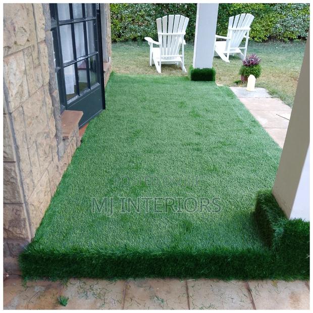 Super Realistic Artificial Grass - 30mm Pile Height - Garden Outdoor