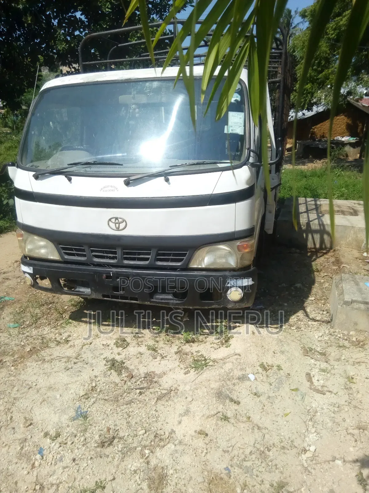 Toyota Dyna Long Chase