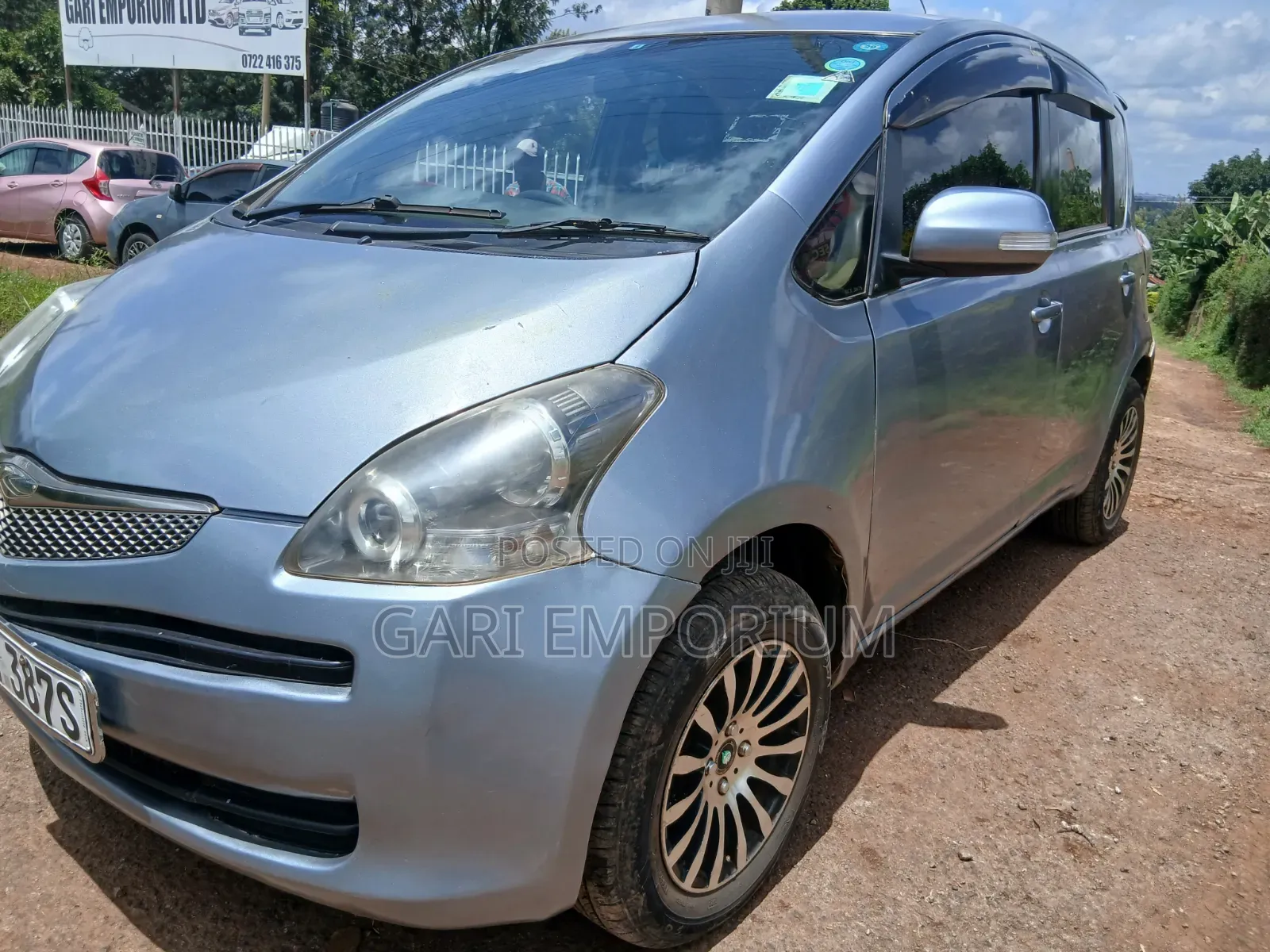 Toyota Ractis 2009 Blue