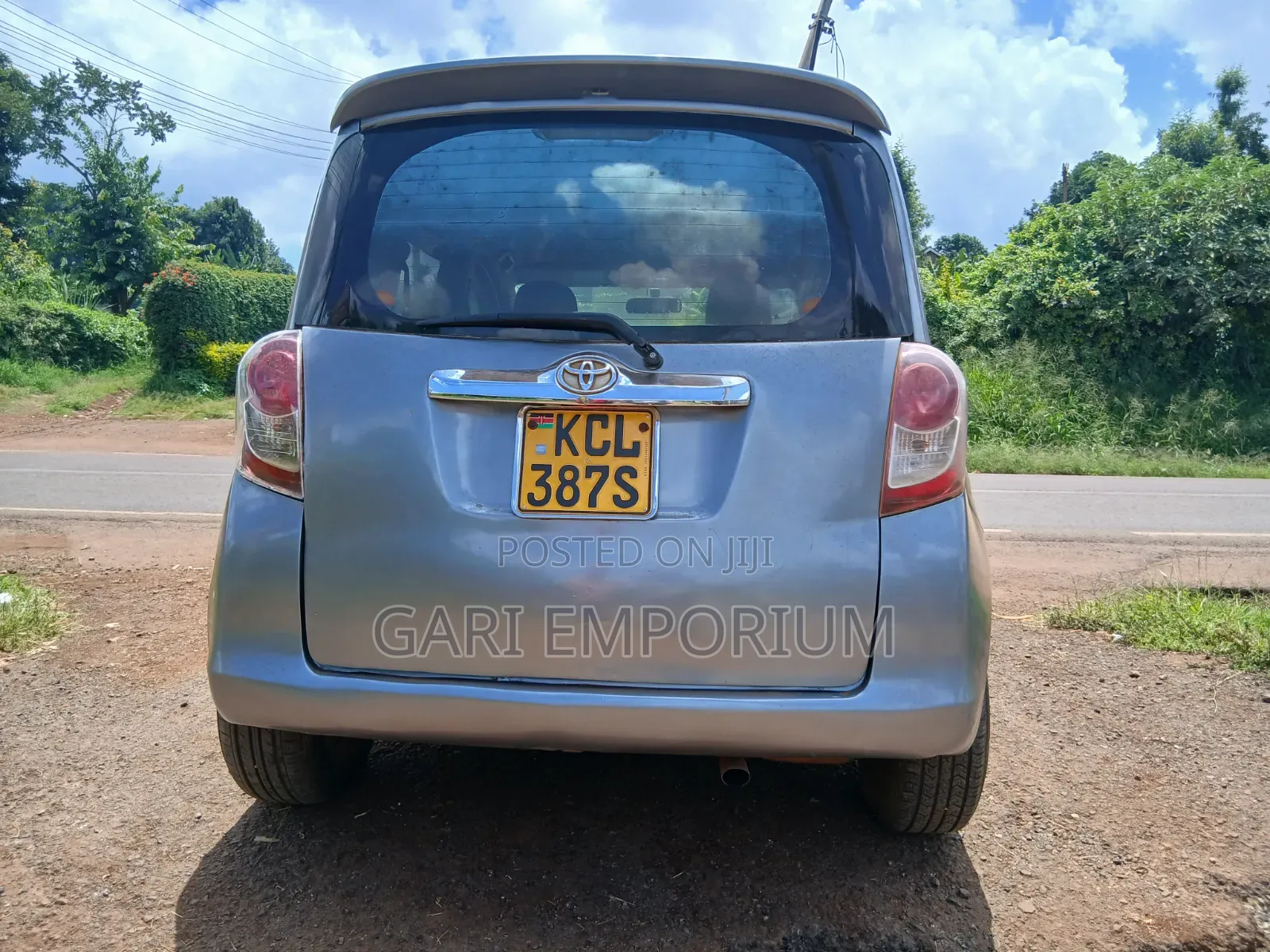 Toyota Ractis 2009 Blue